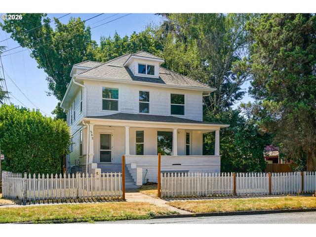 332 24th St NE, Salem, OR 97301