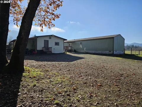 623 Shoestring Rd, Riddle, OR 97469
