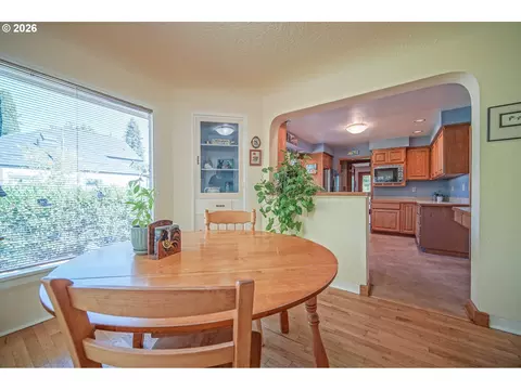 Dining - 1052 W 10th Ave, Eugene, OR 97402 photo 4 of 4