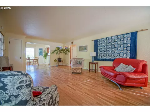 Living - 1052 W 10th Ave, Eugene, OR 97402 photo 2 of 5
