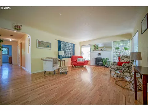 Living - 1052 W 10th Ave, Eugene, OR 97402 photo 1 of 5