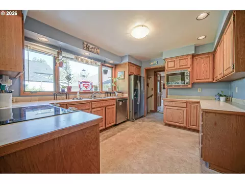 Kitchen - 1052 W 10th Ave, Eugene, OR 97402 photo 1 of 10