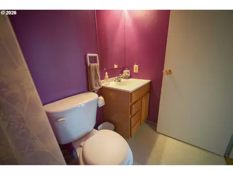 Bath - 1052 W 10th Ave, Eugene, OR 97402 photo 4 of 7