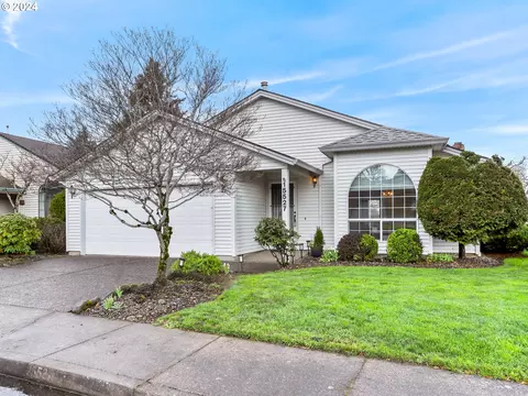 15527 NE Summerplace Dr, Portland, OR 97230