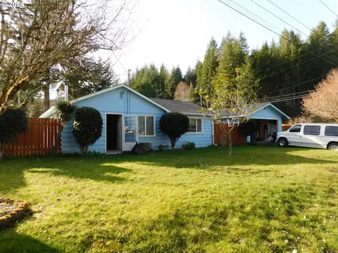 1689 N Hemlock St, Coquille, OR 97423