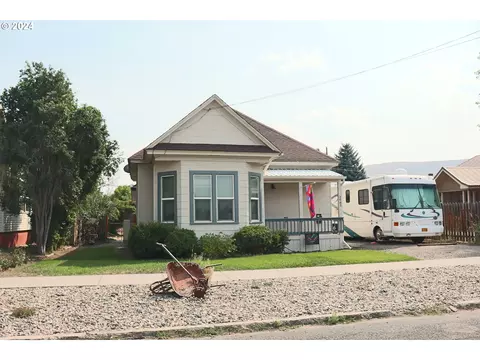 2483 Court Ave, Baker City, OR 97814
