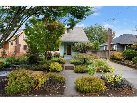 735 SE Malden St, Portland, OR 97202