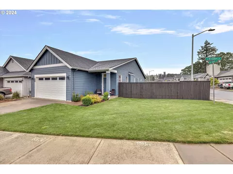 1260 N Broadway St, Estacada, OR 97023