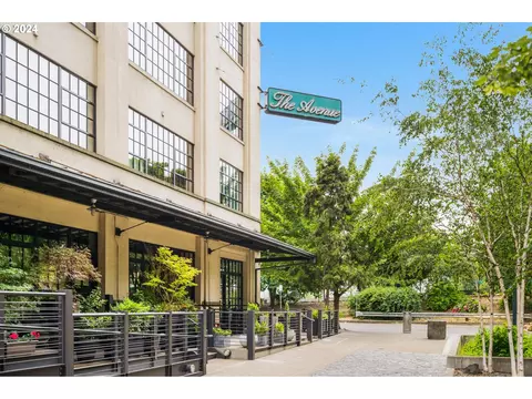 1400 NW Irving St #721, Portland, OR 97209