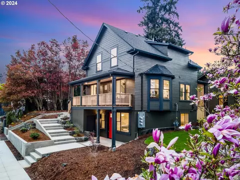 2805 SE 34th Ave #A, Portland, OR 97202