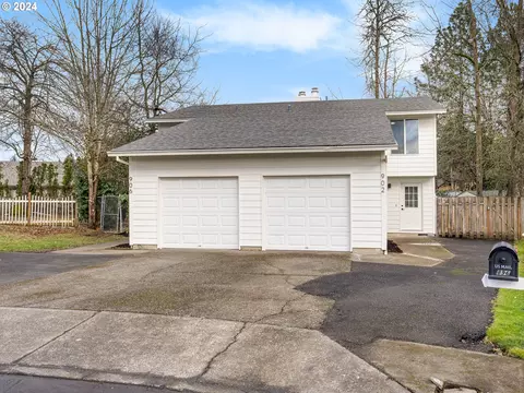 902 NE Hacienda Ct, Gresham, OR 97030