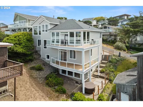 5053 NW Keel Ave, Lincoln City, OR 97367