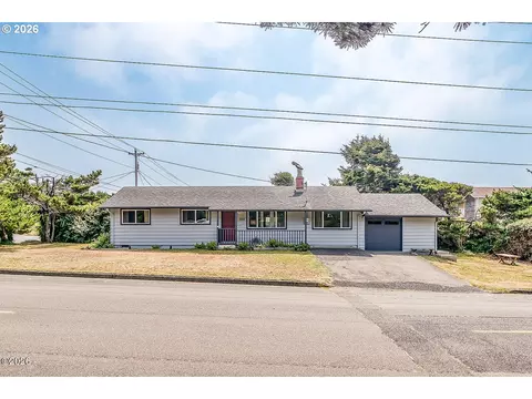 507 NW 12th St, Newport, OR 97365