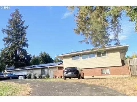 10755 SW Tigard St, Portland, OR 97223