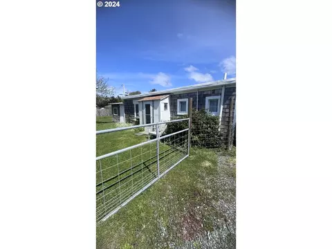 875 Division St, Bandon, OR 97411