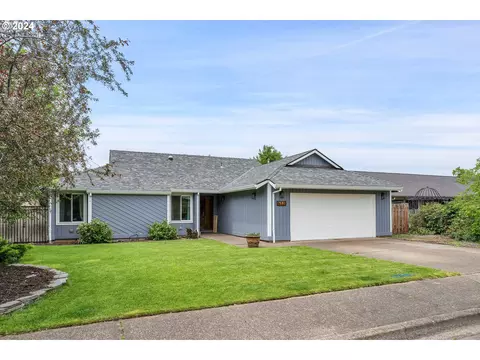 511 N Buckley Ln, Newberg, OR 97132