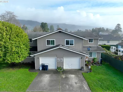 206208 Cypress St, Brookings, OR 97415