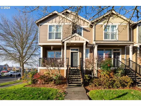 2796 SE Irwin Ct, Hillsboro, OR 97123