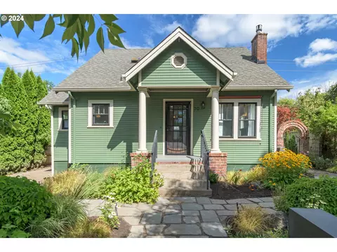 39 Ash St, Eugene, OR 97402