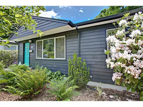 3656 SE Raymond St, Portland, OR 97202