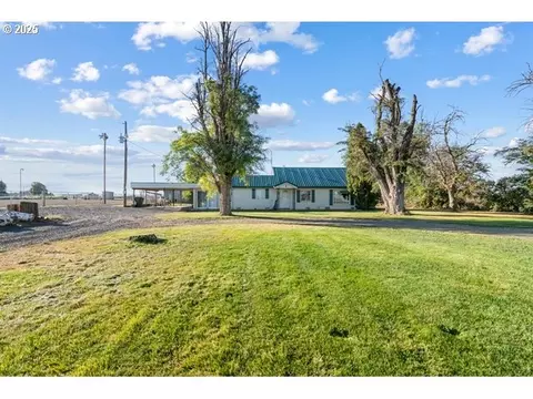 33968 E Loop Rd, Stanfield, OR 97875