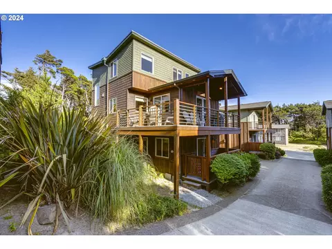 8924 Pelican Ln, Manzanita, OR 97130