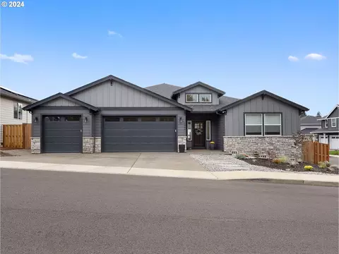 1644 NE Clayton Dr, Estacada, OR 97023