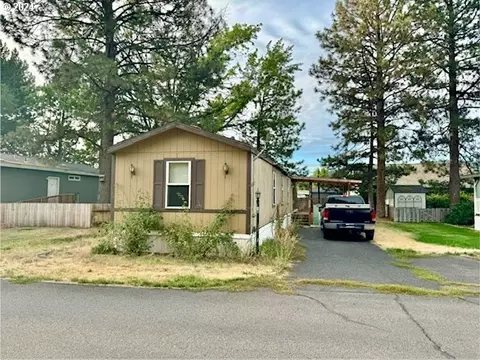 1809 26th St #16, La Grande, OR 97850