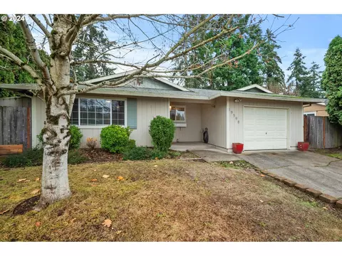 19598 Goose Lake Dr, Aurora, OR 97002
