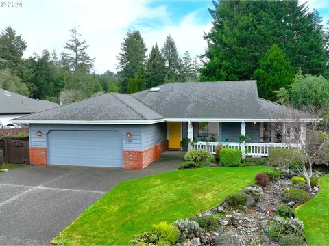 970 Krista Ln, Brookings, OR 97415