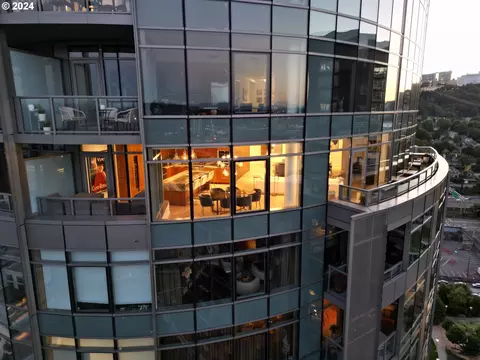 3601 S River Pkwy #2703, Portland, OR 97239