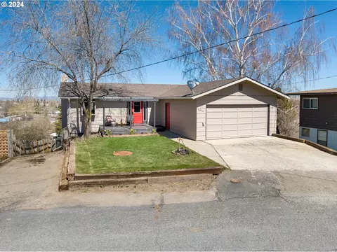 2920 Hillcrest Dr, Baker City, OR 97814