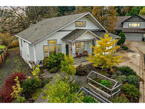 3318 Bentley Ave, Eugene, OR 97405