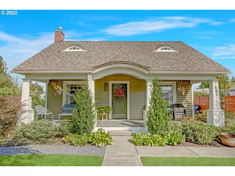 543 W Main St, Carlton, OR 97111