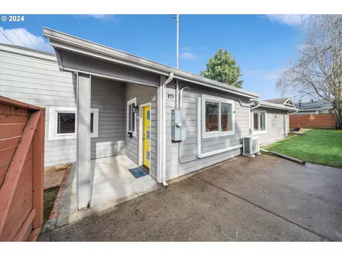 8538 N Peninsular Ave, Portland, OR 97217