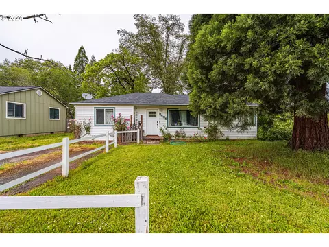 2405 W 18th Ave, Eugene, OR 97402