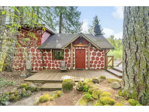 67382 E Roaring River Rd, Rhododendron, OR 97049