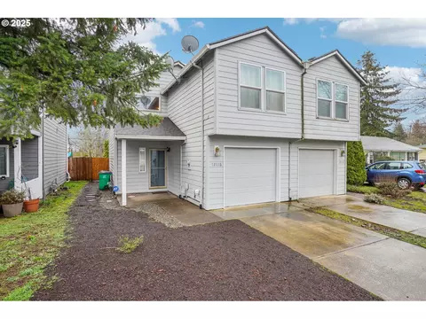 12116 SE Woodward Pl, Portland, OR 97266