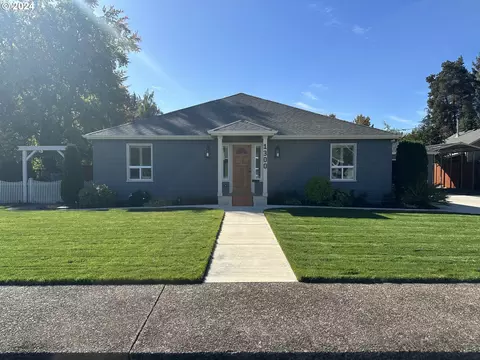 1300 NE 17th St, Mcminnville, OR 97128