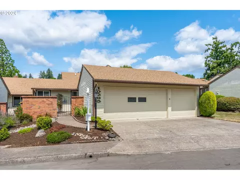10295 SW Greenleaf Ter, Portland, OR 97224