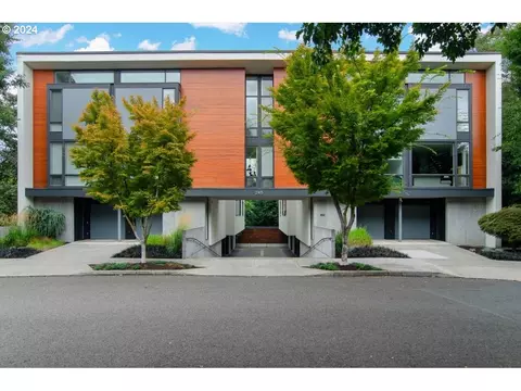 245 SW Meade St #M2, Portland, OR 97201