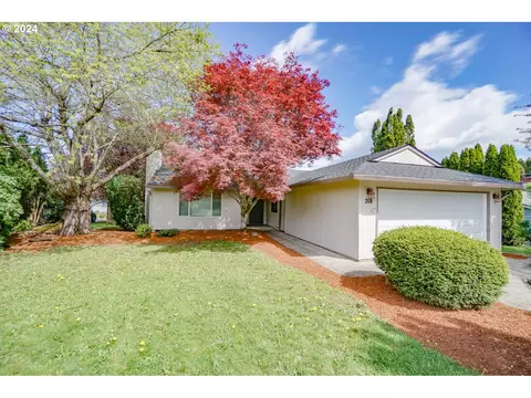 218 NW 102nd St, Vancouver, WA 98685