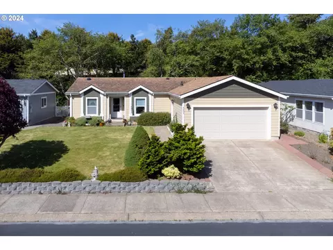 4602 SE Heron Loop, Lincoln City, OR 97367