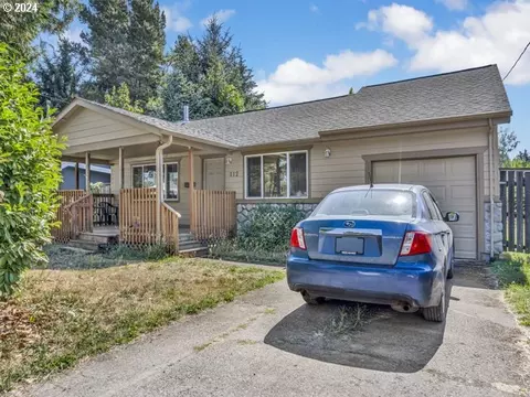 112 W 5th St, Newberg, OR 97132