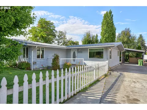 2013 E 12th St, The Dalles, OR 97058