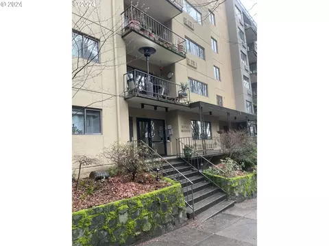 2021 SW Main St #55, Portland, OR 97205