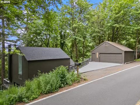 2902 SW Fairmount Blvd, Portland, OR 97239