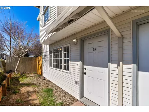 19 NE 179th Ave, Portland, OR 97230