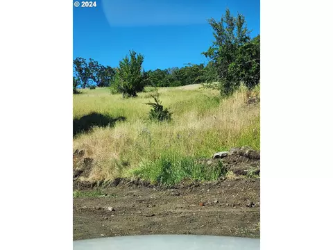 0 Club Ave, Roseburg, OR 97470
