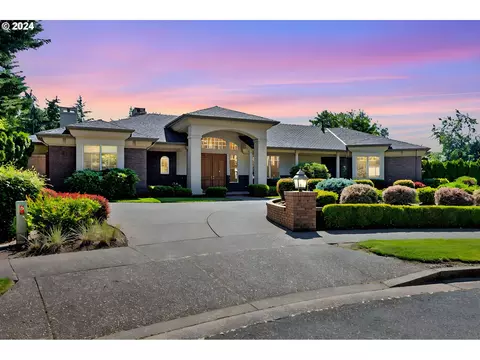 2306 Park Grove Dr, Eugene, OR 97408